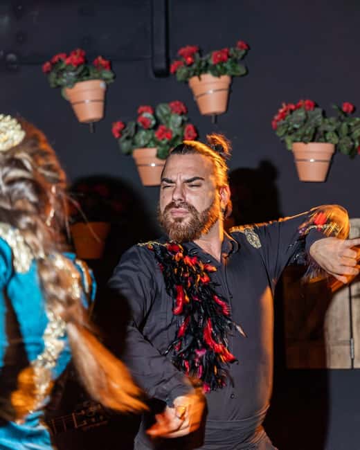 Madrid: Flamenco Show at Tablao La Manuela - The artists and the feeling of live performance