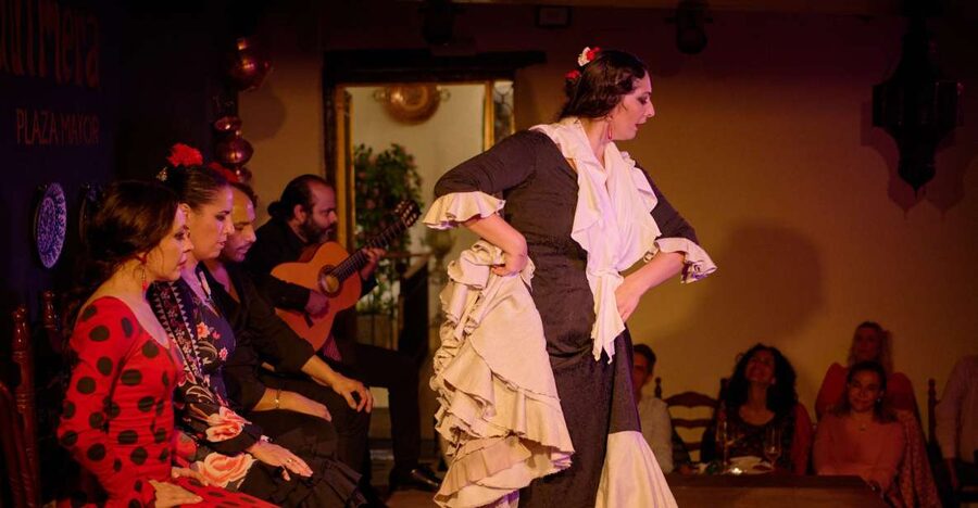 Madrid: Flamenco Show La Quimera with Drinks & Dinner Option - Key points to know before you book