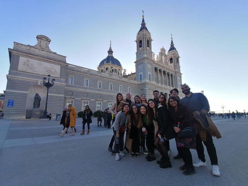 Madrid: Full-Day Private City Tour with Flamenco Show & Meal - Churros, chocolate, and your first look at Puerta del Sol
