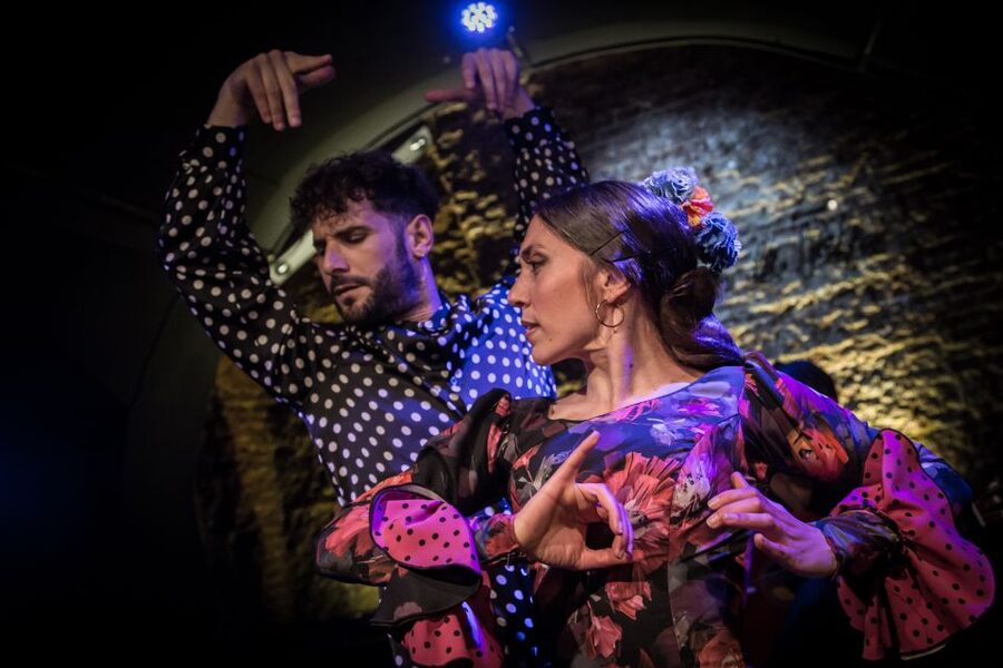 Madrid: La Cueva de Lola Flamenco Show Tickets with Drink - The 17th-century cave and the value of a small room