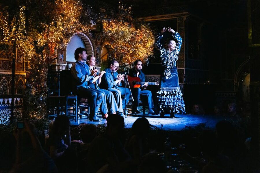 Madrid: Live Flamenco Show with Food and Drinks Options - What the one-hour flamenco show includes