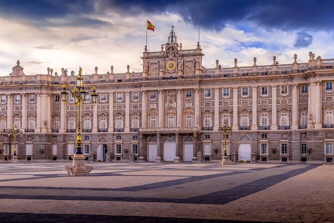 Madrid Old Town Tour & Flamenco Show with Optional Dinner - Torres Bermejas and one hour of flamenco