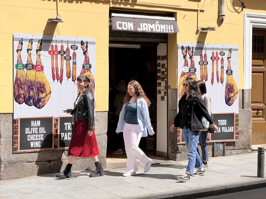 Madrid: Old Town Walking Tour and Flamenco Show - Languages, timing, and practical planning