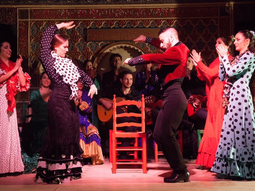 Madrid: Old Town Walking Tour and Flamenco Show - Walking through Madrid de los Austrias