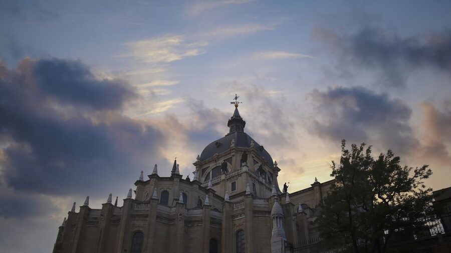 Madrid: Sunset Walking Tour with Optional Flamenco Show - Is the $27 price good value?