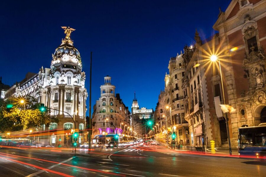 Madrid: Sunset Walking Tour with Optional Flamenco Show - The Royal Palace and Madrid’s Austrias quarter