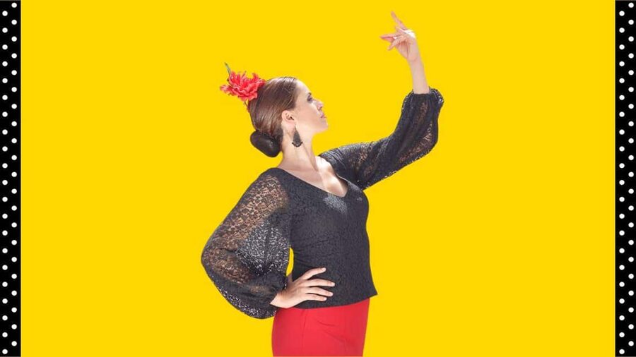 Málaga: 1-Hour Flamenco Dance Class with a Spanish Teacher - A Private Academy Instead of a Stage Show