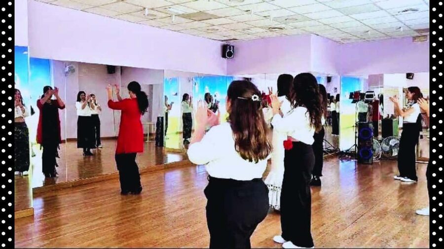 Málaga: 1-Hour Flamenco Dance Class with a Spanish Teacher - The Routine’s Link to Cuban Rumba