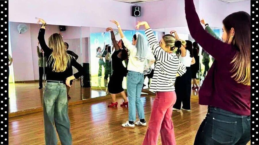 Málaga: 1-Hour Flamenco Dance Class with a Spanish Teacher - Who Will Enjoy This Most
