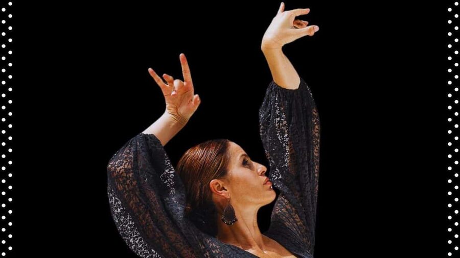 Málaga: 1-Hour Flamenco Dance Class with a Spanish Teacher - Why Casual Clothes and Bare Feet Matter