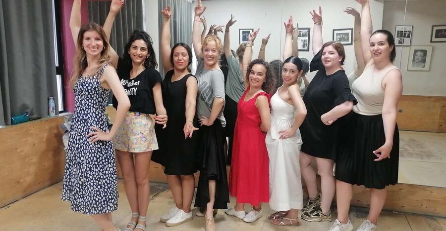 Málaga: Flamenco Class Experience - The address issue deserves attention