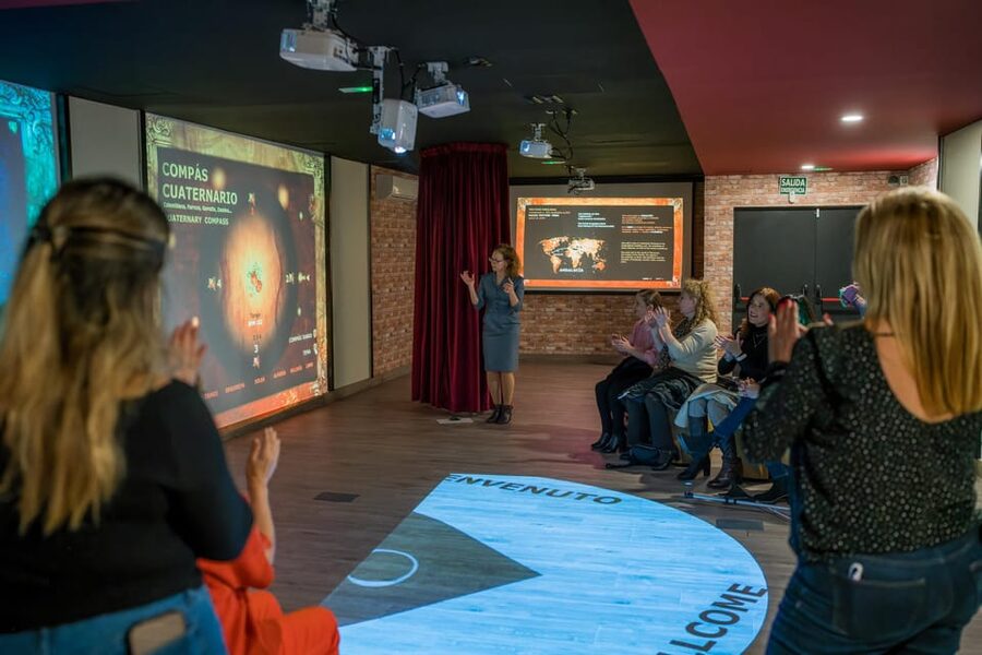 Málaga: Flamenco Course 4pm + 1-Hour Show, 3 Tapas and Drink - Booking details that matter