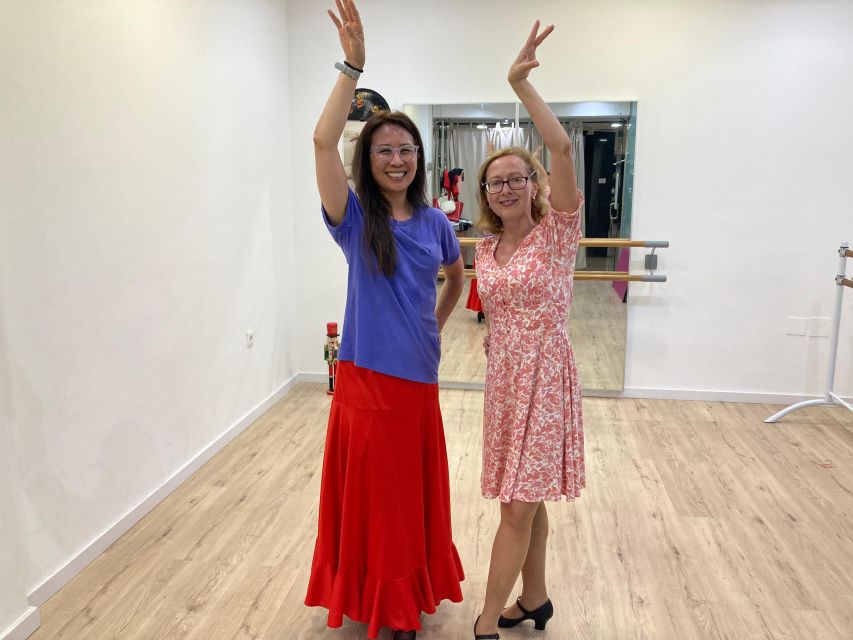 Málaga: Learn to dance flamenco rumba in 45 minutes - Learning flamenco without a long time commitment