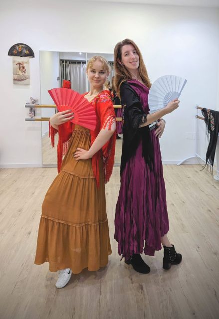 Málaga: Learn to dance flamenco rumba in 45 minutes - What happens during the 45-minute class