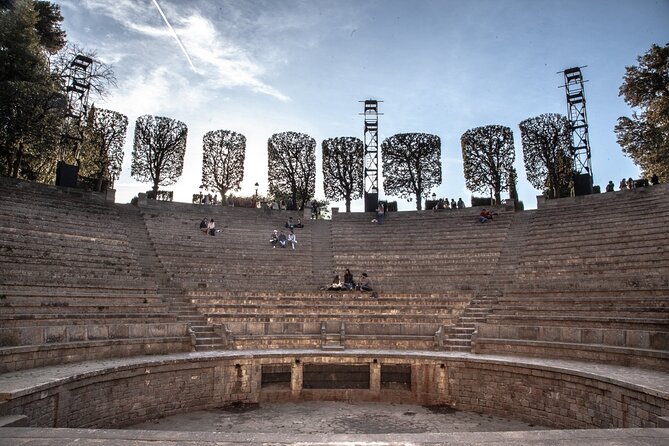 Montjuïc Walking Tour With Optional Flamenco Show - The leafy paths of Jardins de Laribal