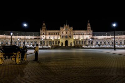 Private walking tour to Seville with Flamenco Show