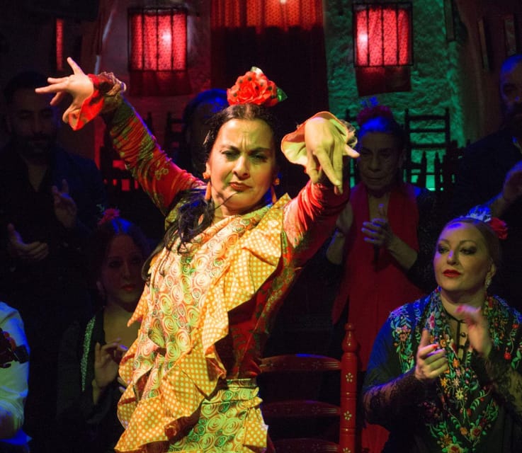 Sacromonte: Flamenco Show at Cuevas Los Tarantos Tickets - What happens during the one-hour Zambra show