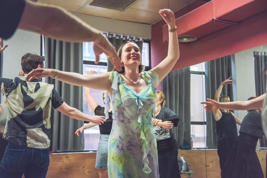 Sevilla: Flamenco Class Experience - A teacher who keeps the lesson approachable