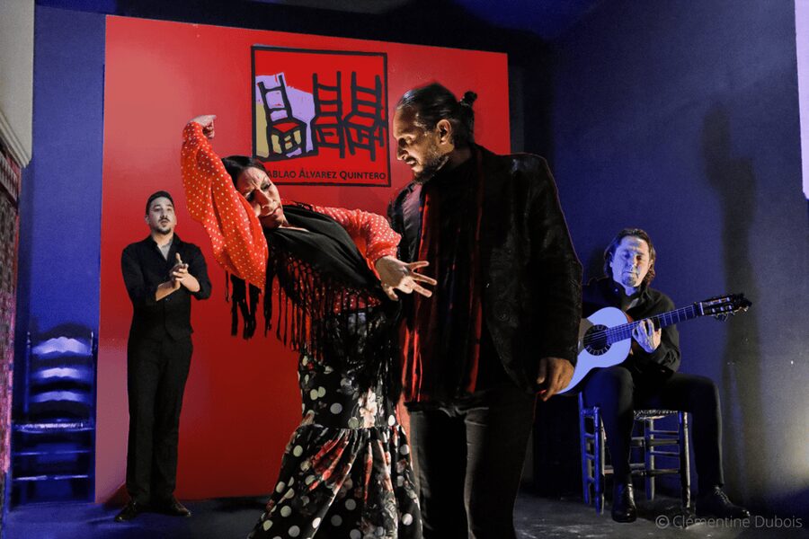 Sevilla: Flamenco Show at Tablao Álvarez Quintero - The guitar, voice, and footwork