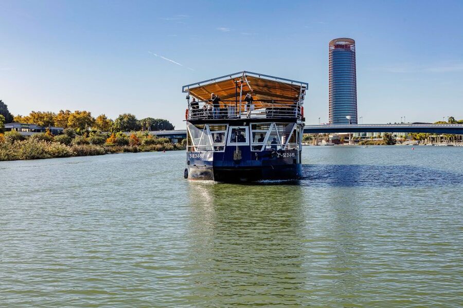 Sevilla: Hop-On Hop-Off & Walking Tours, Cruise & Flamenco - The Guadalquivir cruise gives Sevilla a different profile