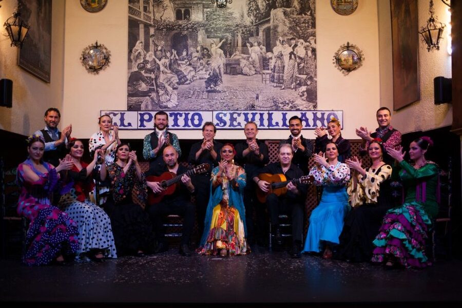 Seville: El Patio Sevillano Flamenco Show Ticket & Dinner - Why the artists and setting matter