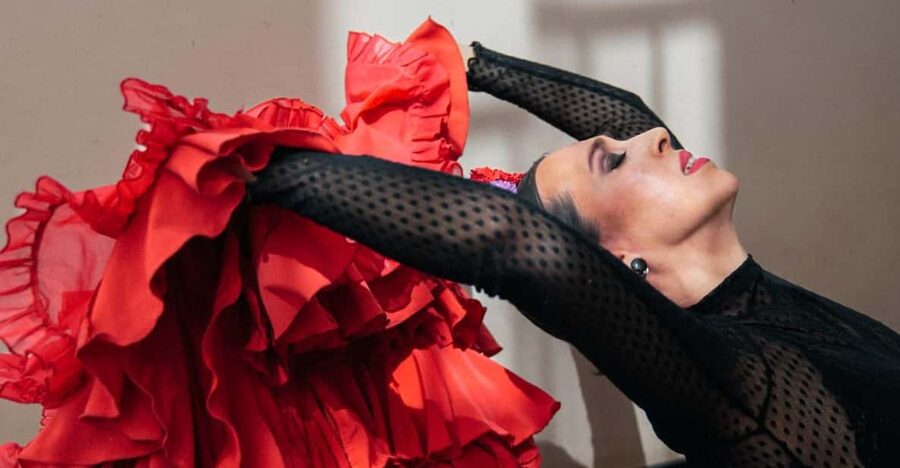 Seville: Enjoy a class of approach to flamenco - Starting with palmas, the heartbeat of the class