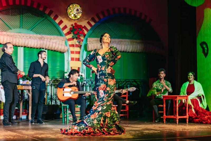 Seville: Flamenco at El Palacio Andaluz with Optional Dinner - Entering El Palacio Andaluz and visiting the dress museum