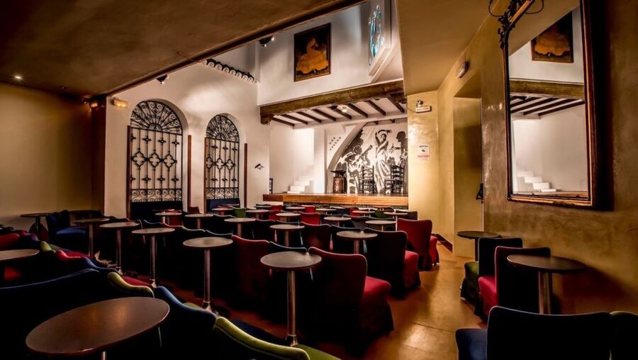 Seville: Flamenco Show at Tablao Los Gallos - What happens inside Tablao Los Gallos