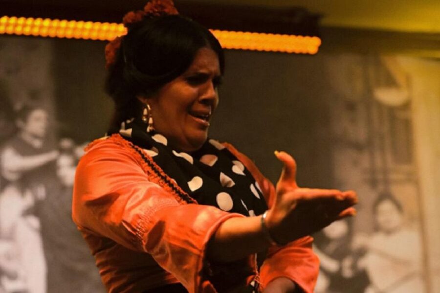 Seville: Flamenco Show & Cocktail Experience - Should you book La Cantaora Sevilla?