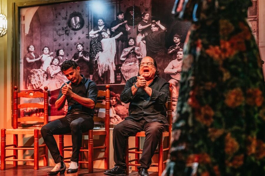 Seville: Flamenco Show with Andalusian Dinner at La Cantaora - Dinner Timing and Service