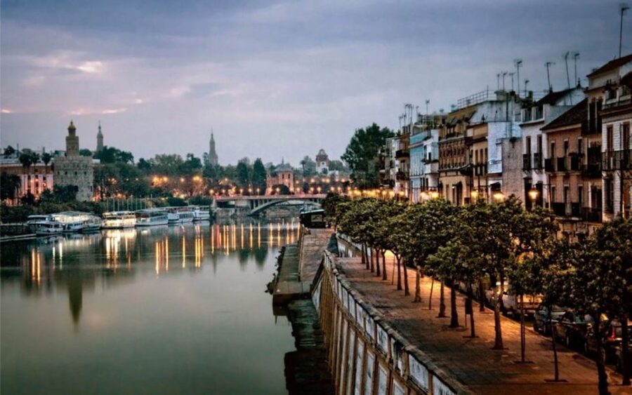 Seville: Half-Day Flamenco & Tapas Night - Why Triana gives the evening its character