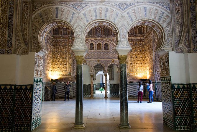 Seville Pass: Cathedral + Alcazar + Flamenco Show - The Alcázar in 90 minutes
