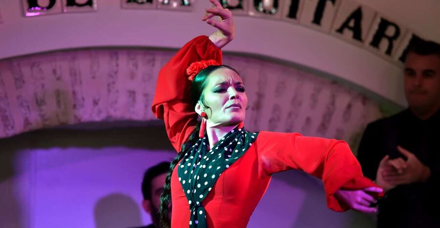 Seville: Ticket to Flamenco Show at La Casa de la Guitarra - Why the Small Room Changes Everything