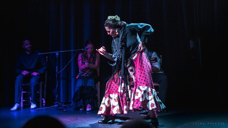 Seville: Traditional Flamenco Show in Triana - Practical timing and arrival advice