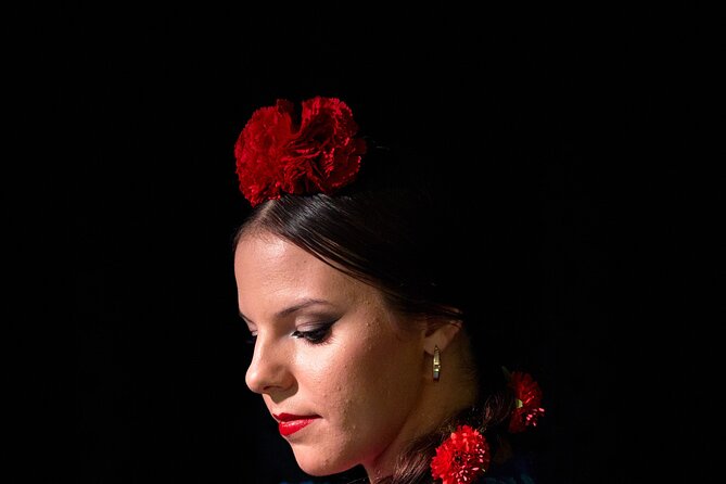 Skip the Line: Tablao Flamenco Pura Esencia Ticket - Why the small Triana room matters
