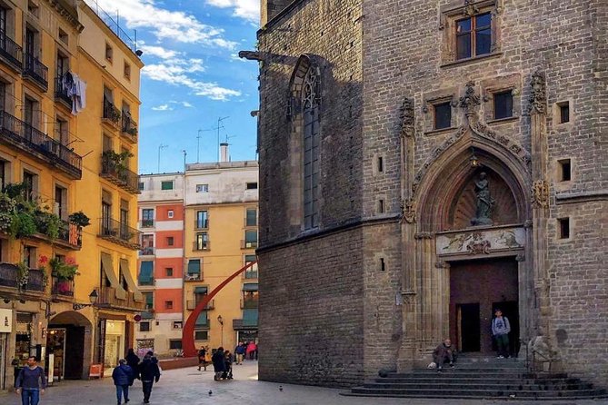 Small Group Barcelona Walking Tour, Flamenco Show & Tapas Dinner - The Cathedral, Jewish Quarter, and medieval city center