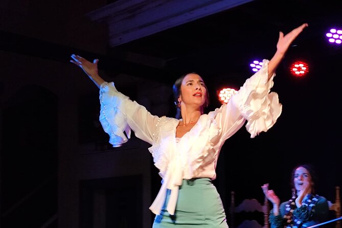 Tablao Flamenco La Guarida del Angel Jerez - How this compares with a larger flamenco show