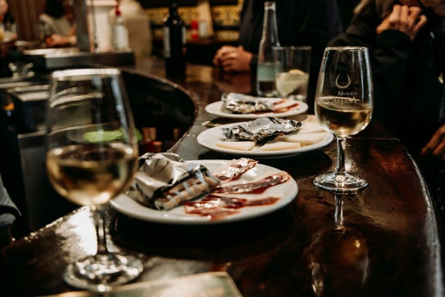 Triana: Authentic Flamenco & Tapas Tour - The one-hour flamenco performance is the main event