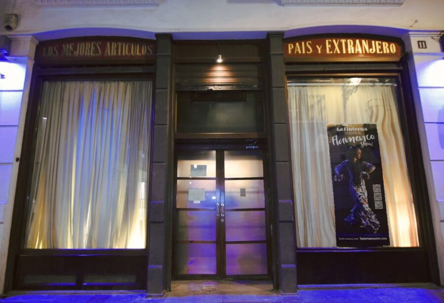 Valencia: La Linterna Flamenco Show - The music, singing, and dance